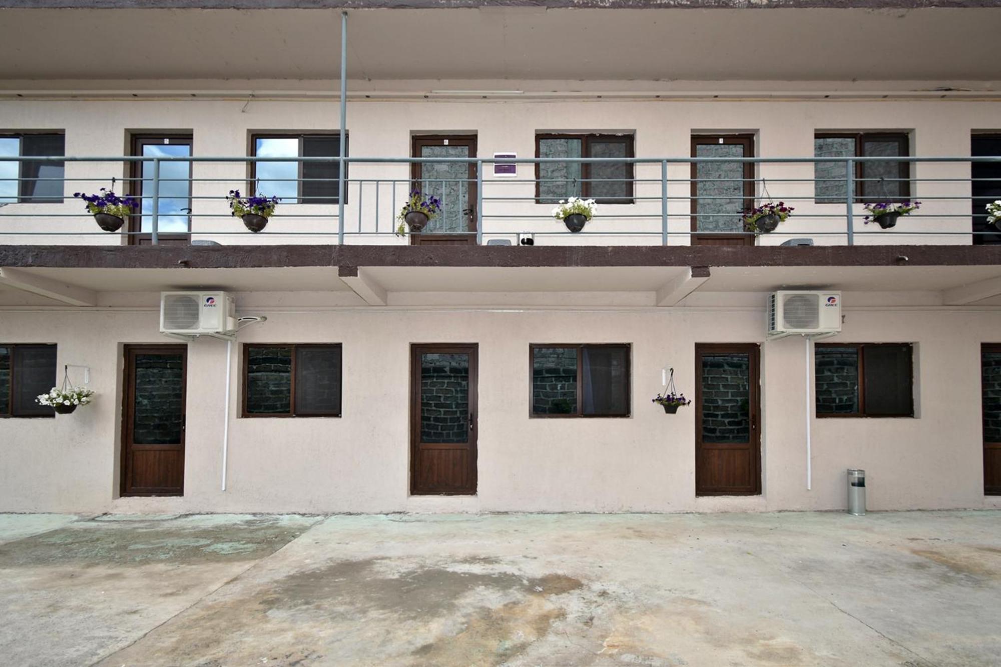 Sirik Hotel Armavir Exterior foto