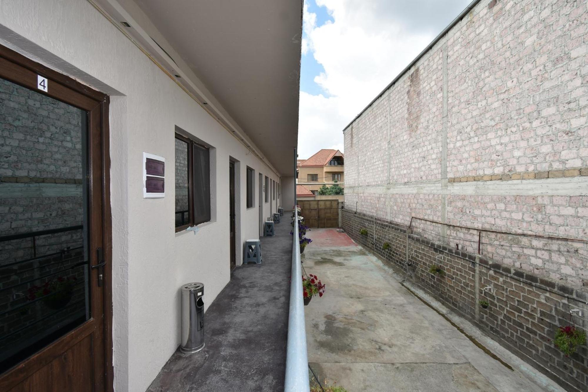 Sirik Hotel Armavir Exterior foto